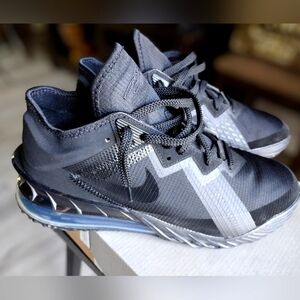 Nike Lebron XVIII Low Black/Noir Basketball Shoes Men's Size 10 CV7562-004